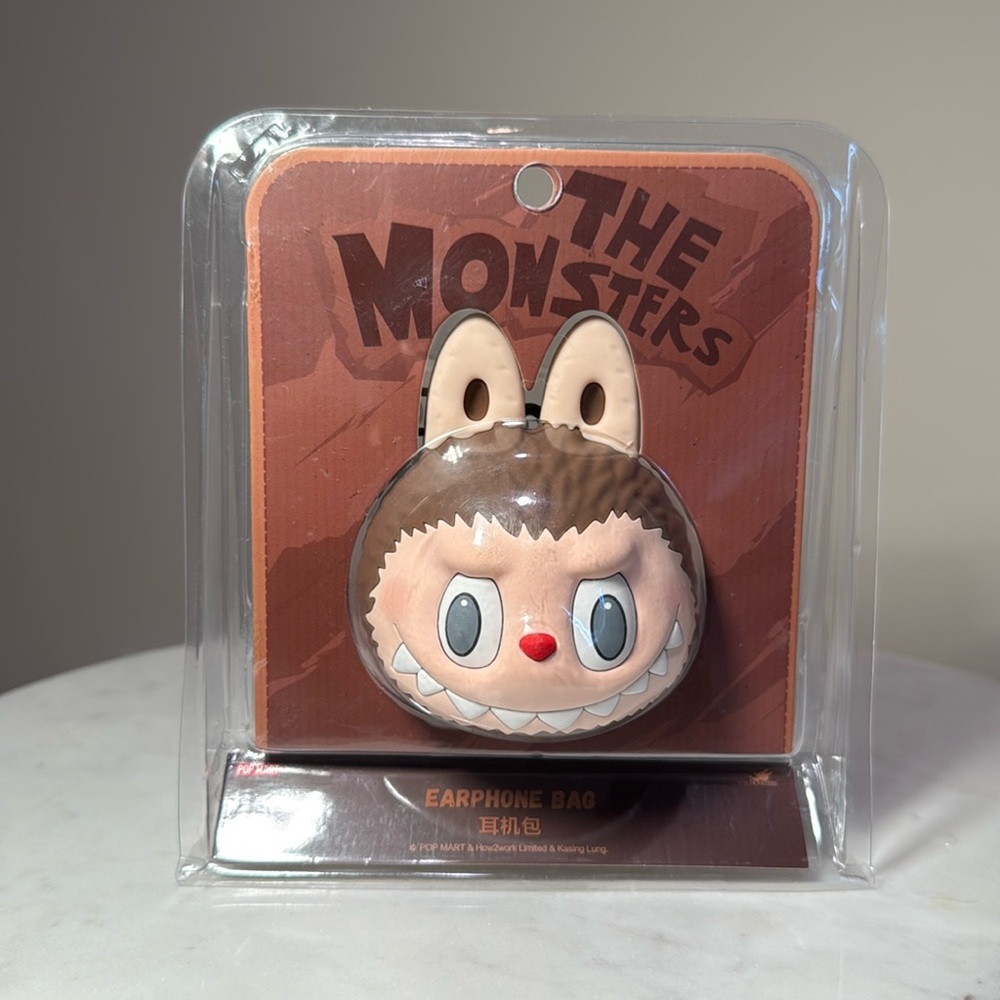 Popmart labubu earphone bag